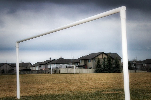 曼联平局再显不稳定，马兹拉维怒斥错失良机